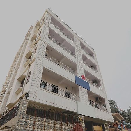 Super Oyo Capital O 78105 Hotel Figtree Premier ปัฏนา ภายนอก รูปภาพ